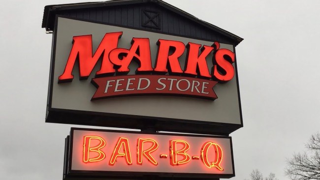  mark's feed store buffet hours