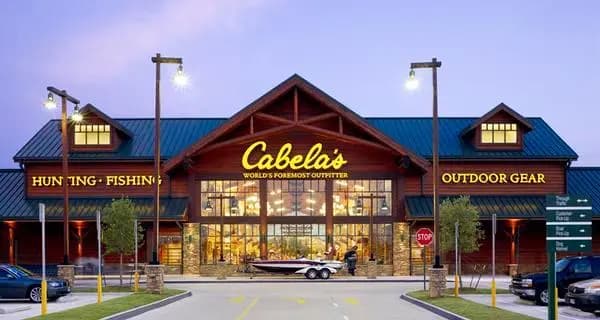  what time does cabelas close today 