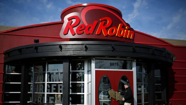 what time does red robin close 