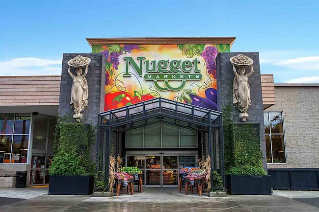  what time does nugget close 