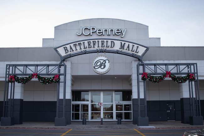 what time does the battlefield mall close 